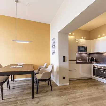 Ostseeglueck - 5-sterne-ferienwohnung Mit Suedbalkon Und Blick Zum Saaler Bodden Apartment *